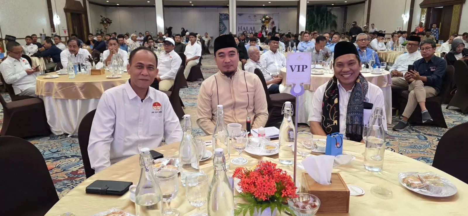 Wali Kota Cilegon Robinsar  dan ketua Indonesia National Shipowners Association (INSA) dan Indonesia Shipping Agencies Association (ISAA).