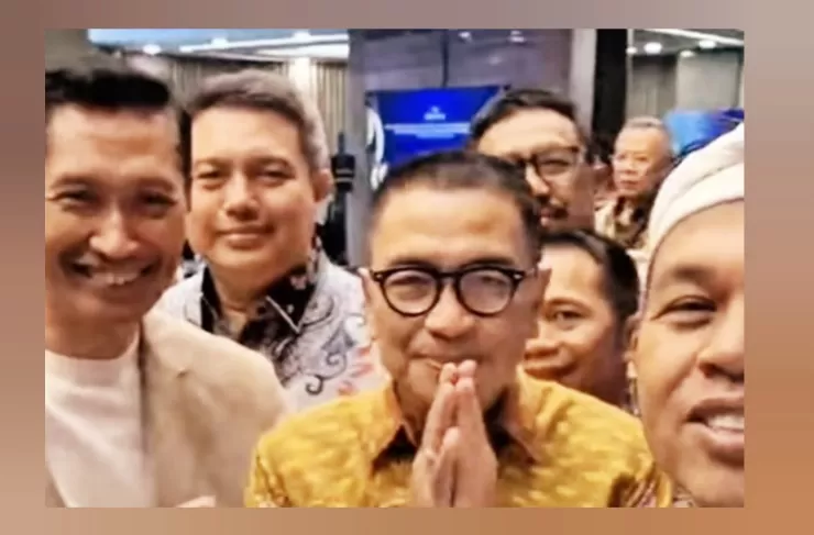 Dedi Mulyadi memperkenalkan para pengurus baru Bank BJB. (Instagram @dedimulyadi71)