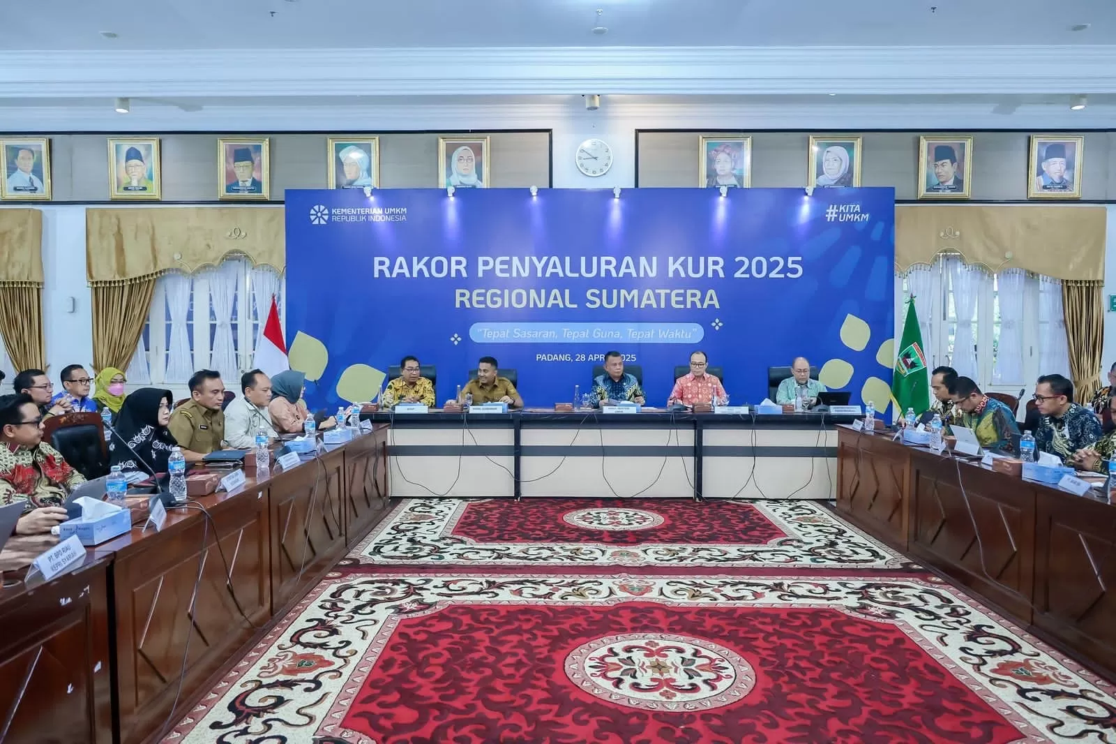 Rapat Koordinasi Penyaluran KUR 2025 Regional Sumatera di Padang, Senin, 28 April 2025.