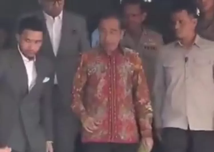 Presiden RI ke-7, Joko Widodo (Jokowi) serahkan ijazah asli ke Bareskrim Polri  (Foto: Konteks.co.id/Lopi Kasim)