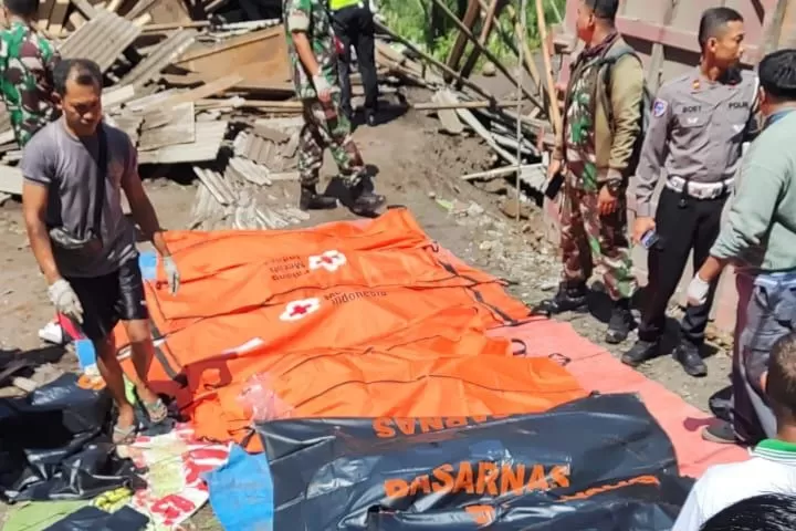 Truk oleng tabrak angkot dan rumah di Purworejo, 11 tewas dan 6 luka (Foto: x/@prokalbar)