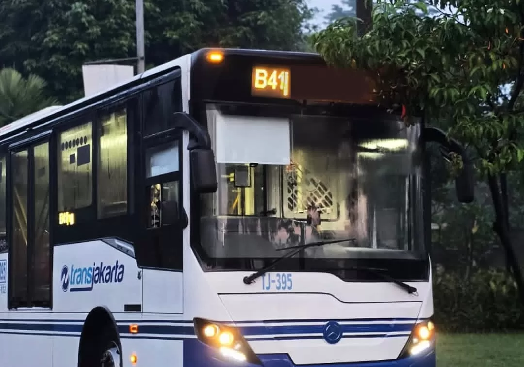 Ke Ancol naik TransJakarta gratis saat malam tahun 2025. (Instagram/pt_transjakarta)