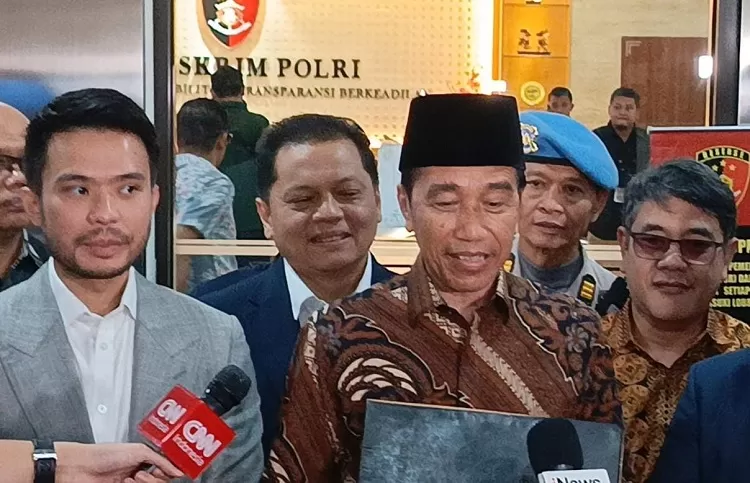 Jokowi di Bareskrim Polri terkait kasus ijazah palsu, Tim hukumnya minta polemik diakhiri  (Foto: Konteks.co.id/Lopi Kasim)