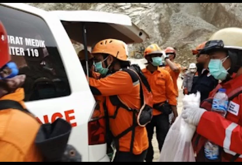 BNPB kembali menemukan dua jenazah baru yang berhasil dievakuasi di tambang batu Gunung Kuda Cirebon.