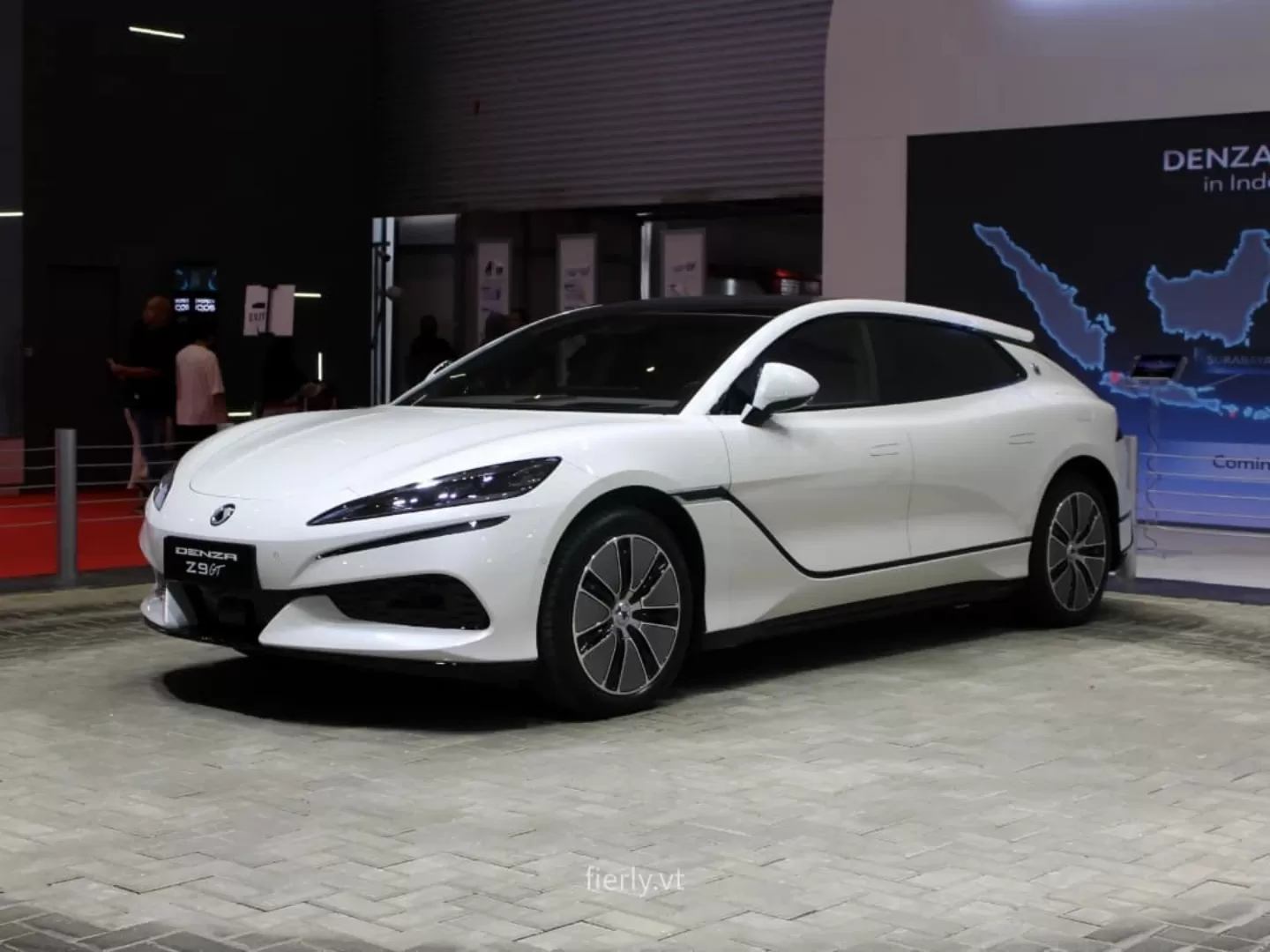 Denza Z9 GT 2025 Resmi Tampil di Jakarta, Sedan Listrik Mewah Serasa Supercar. (Instagram.com/fierly.vt)