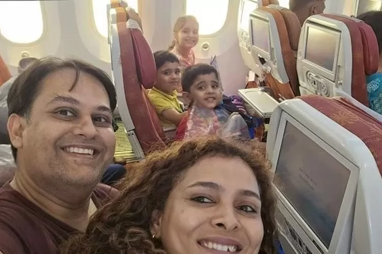 Selfie Terakhir Sebelum Tragedi: Kisah Keluarga Dokter dalam Jatuhnya Pesawat Air India. (Indian Express)