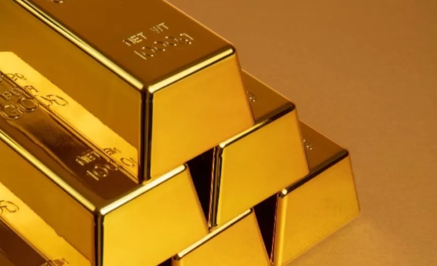 Harga emas dunia di pasar spot turun 1,1 persen ke USD4.186,89 per ons.  (Freepik)