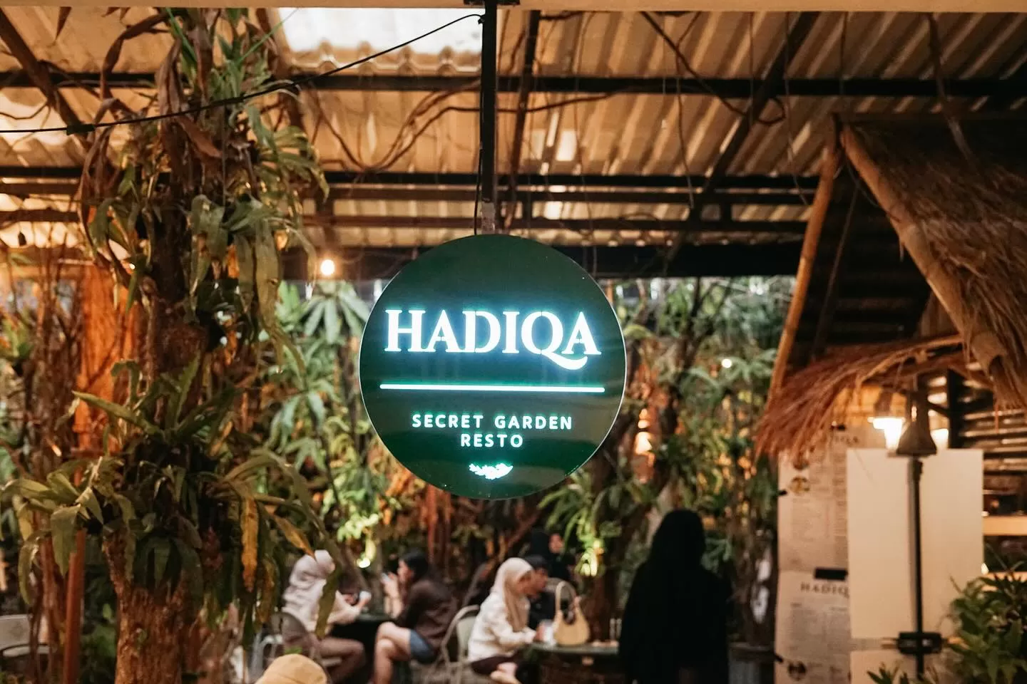Hadiqa Secret Garden, Kafe Tersembunyi di Tengah Kota Bogor dengan Nuansa Hutan yang Menenangkan. (Instagram.com/hadiqa.secretgarden)