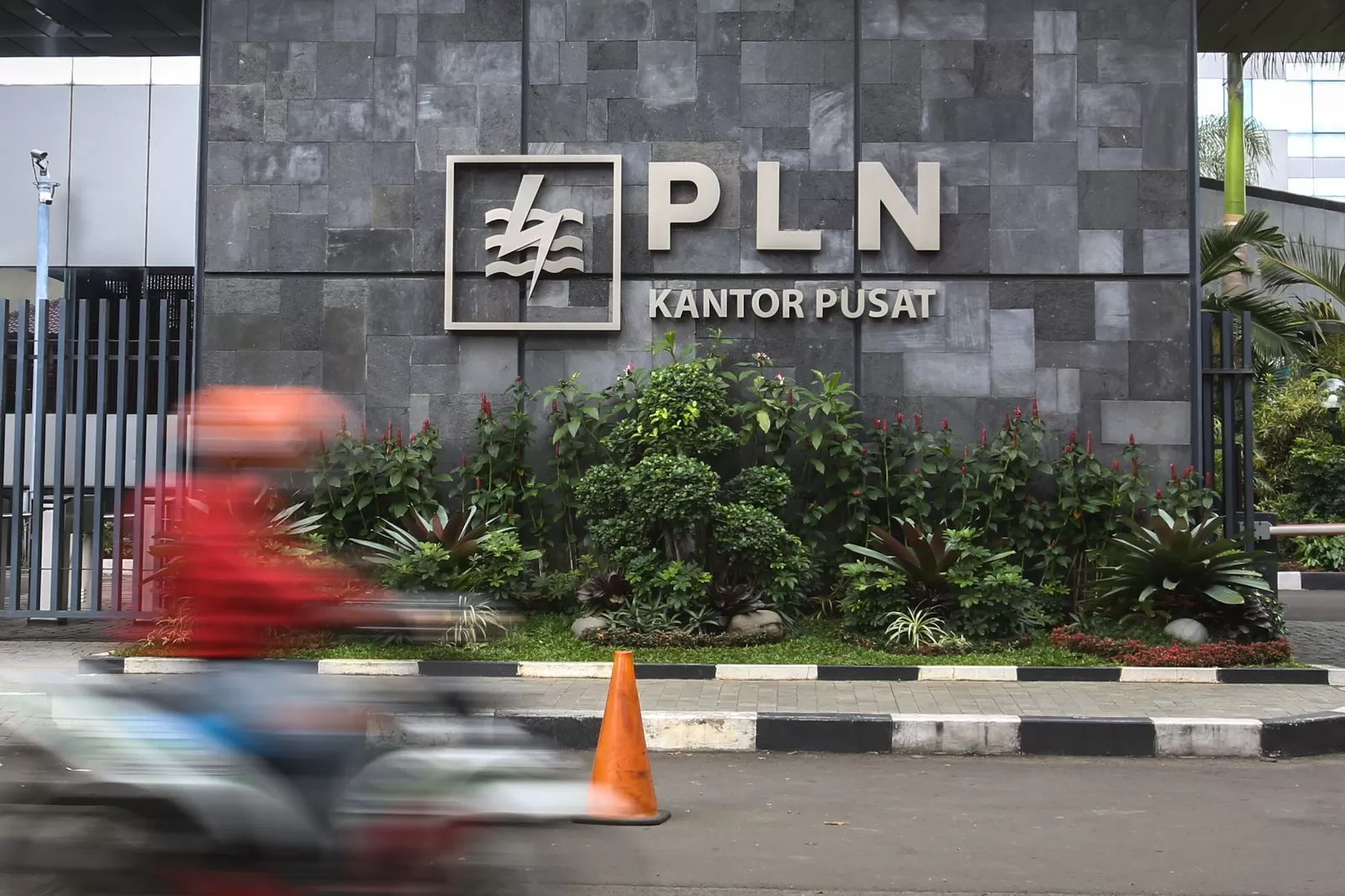 Direktur Utama PLN, Darmawan Prasodjo, mengatakan rekrutmen PLN adalah bagian dari komitmen perusahaan untuk memperkuat ketahanan energi nasional.  (PLN)