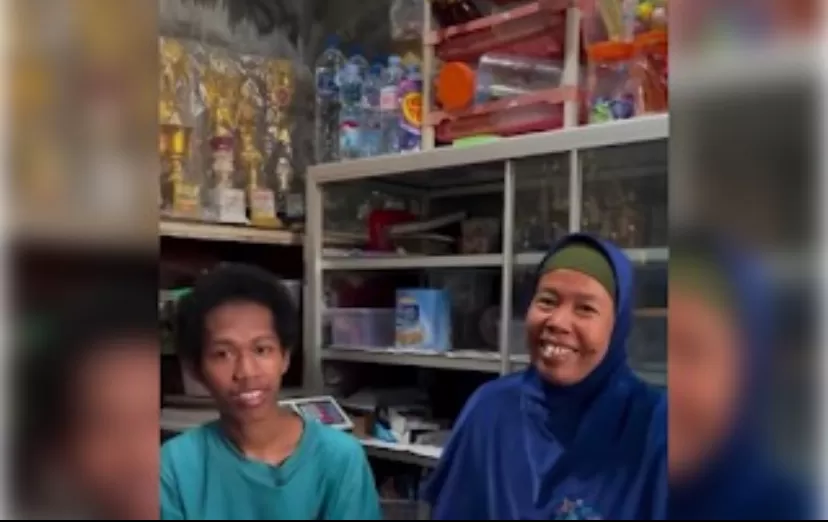 Viral seorang anak pedagang es keliling bernama Avan Ferdiansyah Hilmi (kiri) telah diterima di ITB. 