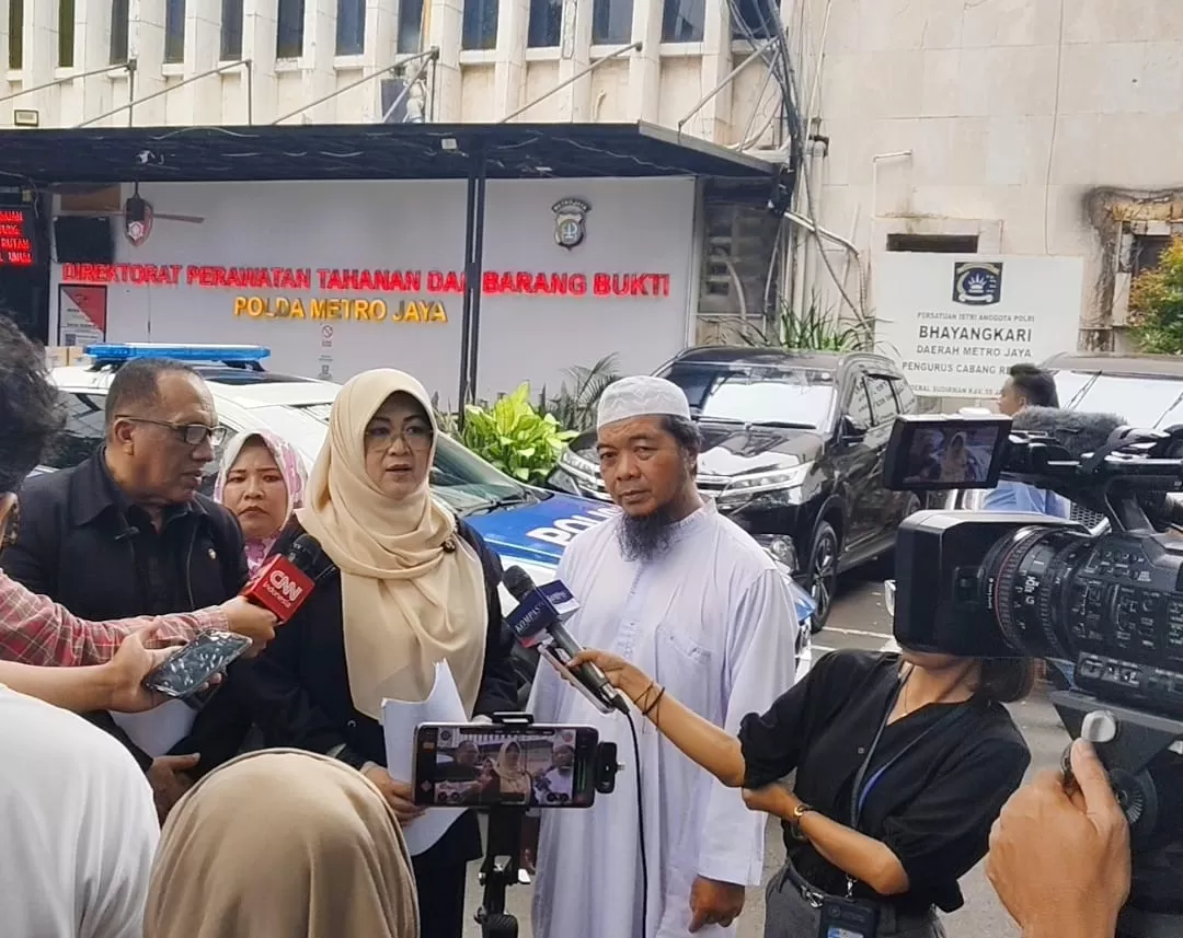 Dokter Tifauzia Tyassuma, atau Dokter Tifa saat berada di Polda Metro Jaya, Jumat (11/7/2025).