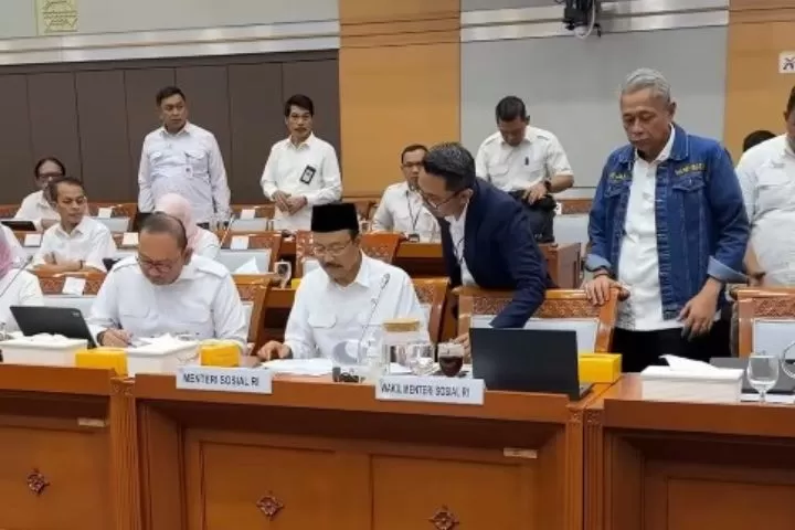 Gus Ipul ungkap 45% bansos salah sasaran (Foto: instagram/@kemensosri)