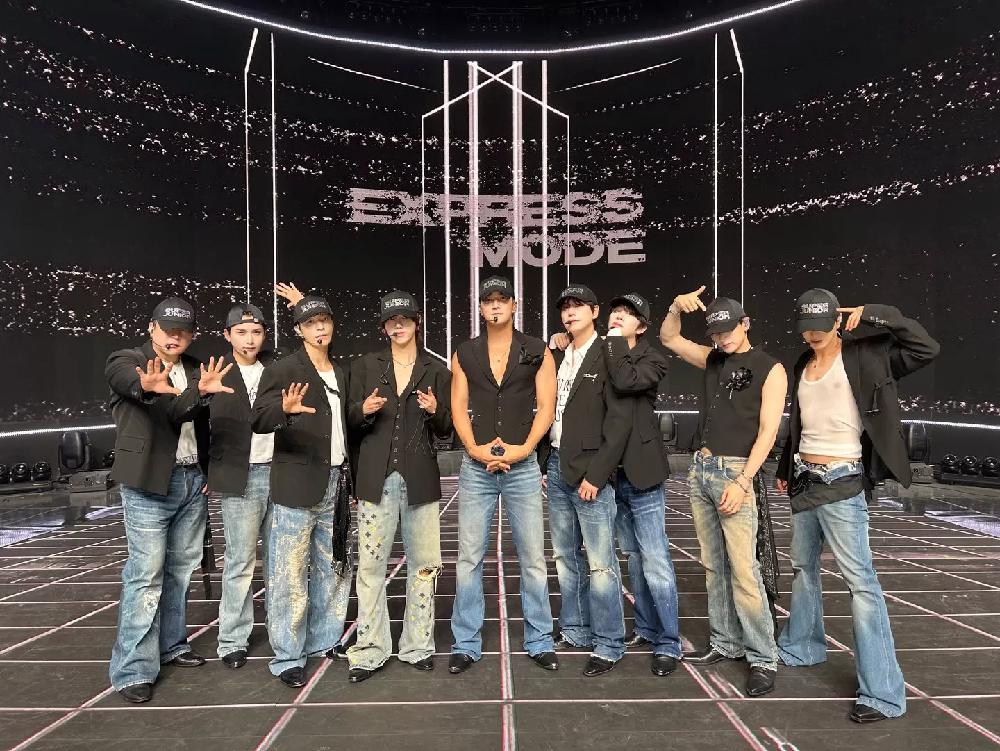 20 Tahun Konser Super Junior (foto: x.com/SJofficial)