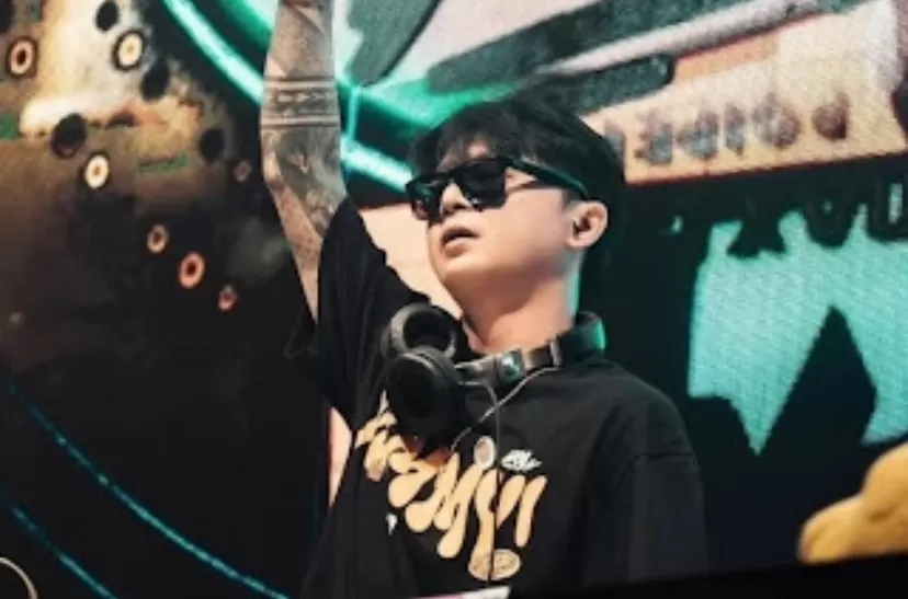 Musisi Disk Jockey (DJ) Bravyson Vconk. 