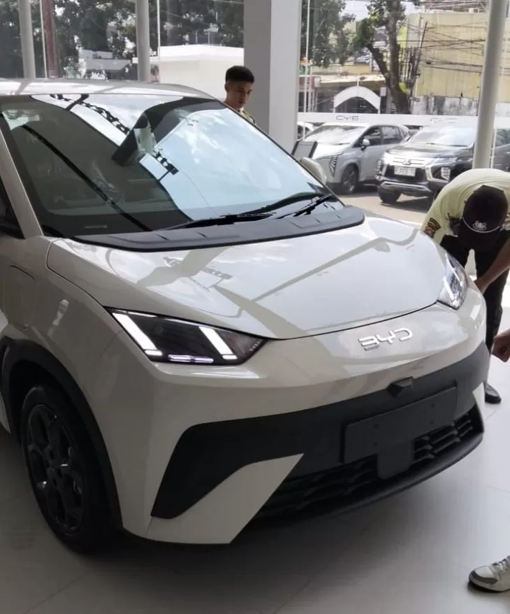 BYD Atto 1 menjadi salah satu mobil listrik China yang banyak diminati di GIIAS 2025. (BYD Jakarta)