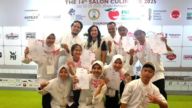 Delapan murid berkebutuhan khusus berhasil menjadi juara di ajang tata boga tingkat internasional, The 14th Salon Culinaire 2025. (Kemendikdasmen)