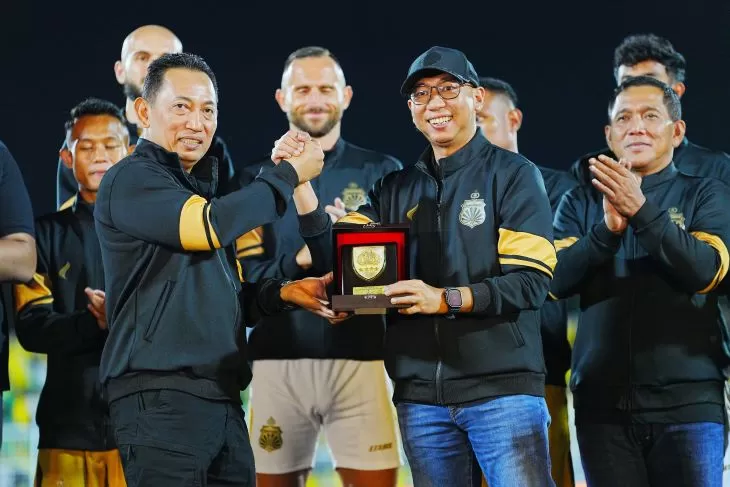 enderal Pol Listyo Sigit Prabowo meresmikan stadion homebase dan launching tim, jersey hingga suporter Bhayangkara Presisi Lampung FC.  (Polri)