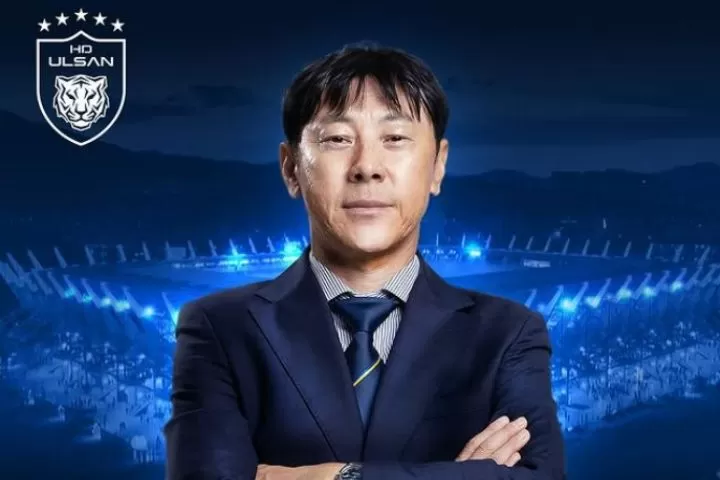 Shin Tae-yong dipercaya menjadi salah satu kandidat Pelatih Timnas Thailand menggantikan Masatada Ishii. (Foto: instagram/@uhdfc_1983)