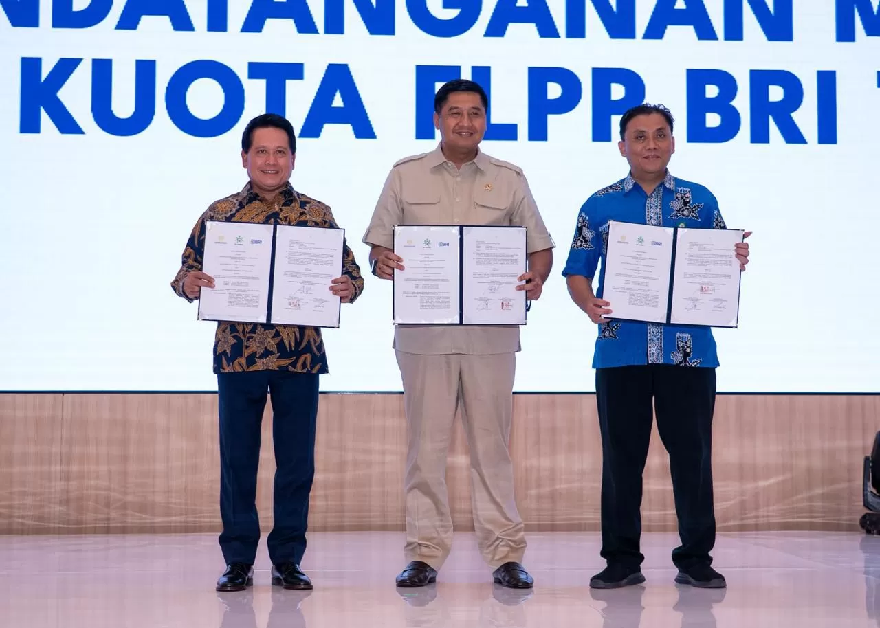 Menteri PKP Maruarar Sirait berpose bersama Dirut  BRI Hery Gunardi dan Komisioner BP Tapera Heru Pudyo Nugroho di Jakarta, 5 Agustus 2025. (Foto: BRI)