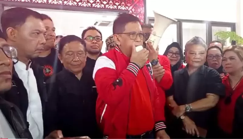 Hasto Kristiyanto menyampaikan pidato politik pertamanya usai kembali ditunjuk menjadi sekjen PDIP. (KONTEKS.CO.ID/Ist)