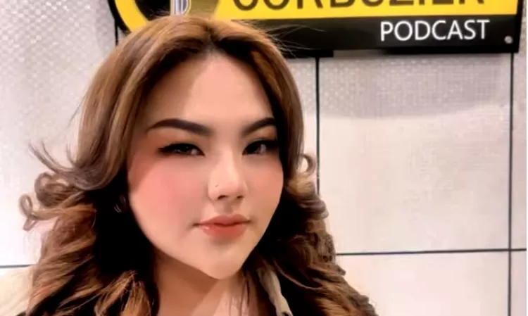Lisa Mariana sebut kini semua akun medsosnya di-handle suaminya, siapa? (Instagram @lisamarianaaa)