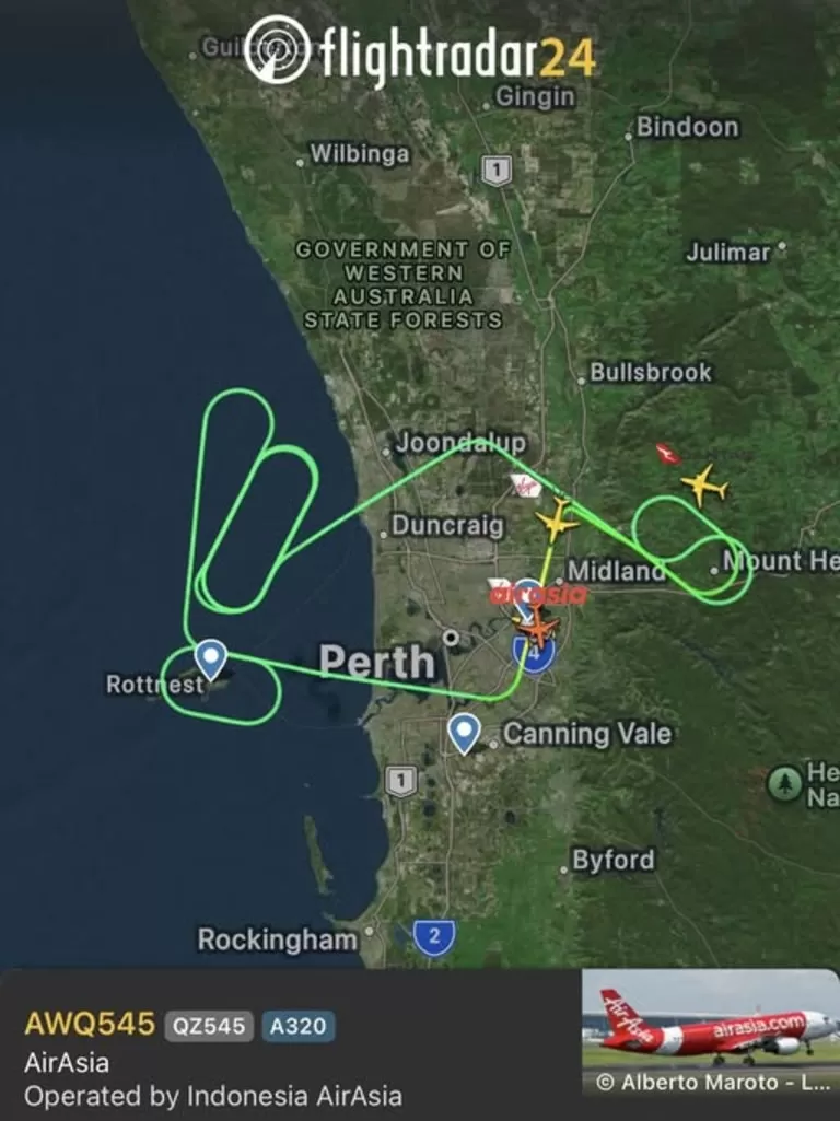 Pesawat AirAsia yang putar balik kembali ke Bandara Perth. (Fligthradar)