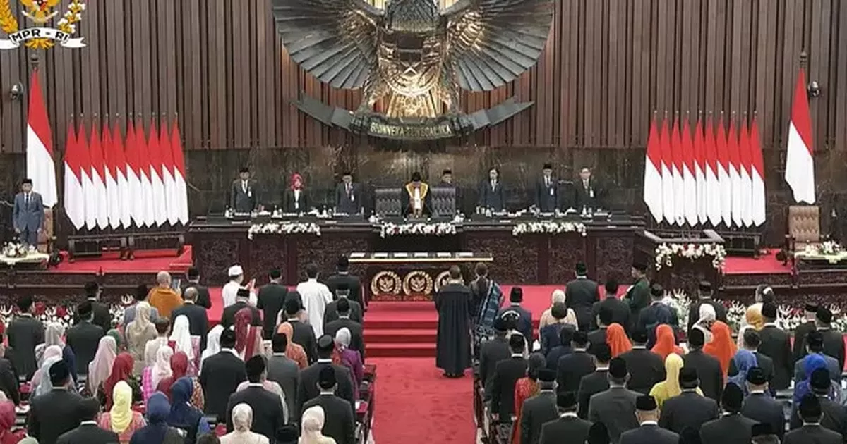 Anggota DPR singgung rangkap jabatan Mendiktisaintek Brian Yuliarto  dan Wamen Stella Christie (foto: TV Parlemen)