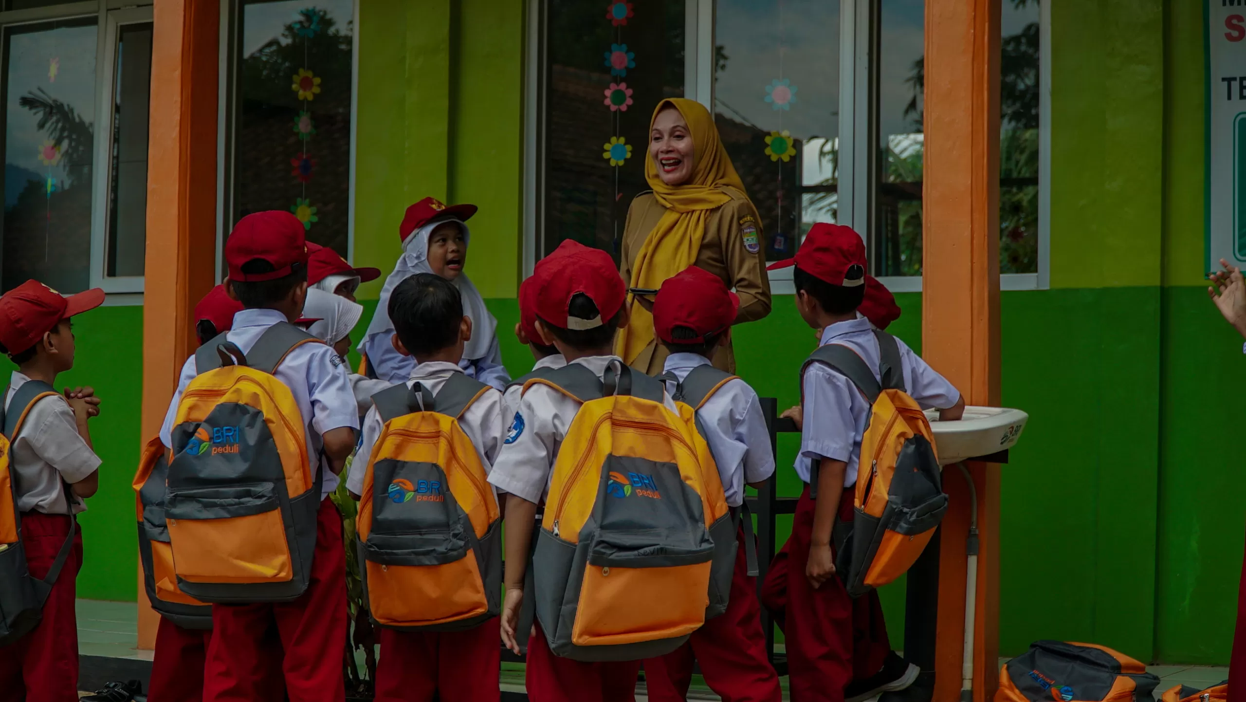 Salah satu dari 10 sekolah yang pelajarnya menerima bantuan beasiswa dari Program BRI Peduli. (Foto: BRI Peduli)