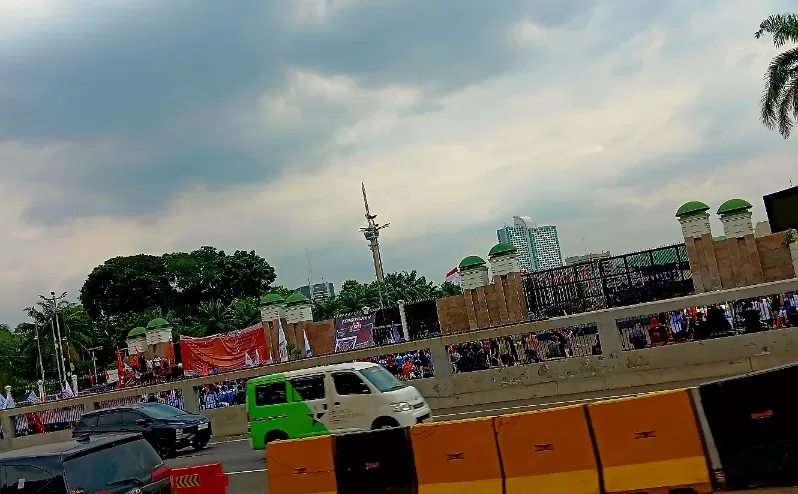 Demo buruh digelar serentak, DPR berlakukan WFH untuk ASN dan tenaga ahli. (Konteks.co.id/Rat Nug)