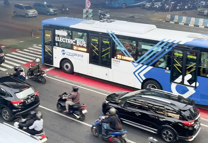 Sejumlah rute Transjakarta dialihkan imbas demo buruh 28 Agustus 2025 (Foto: Instagram/@infotije)