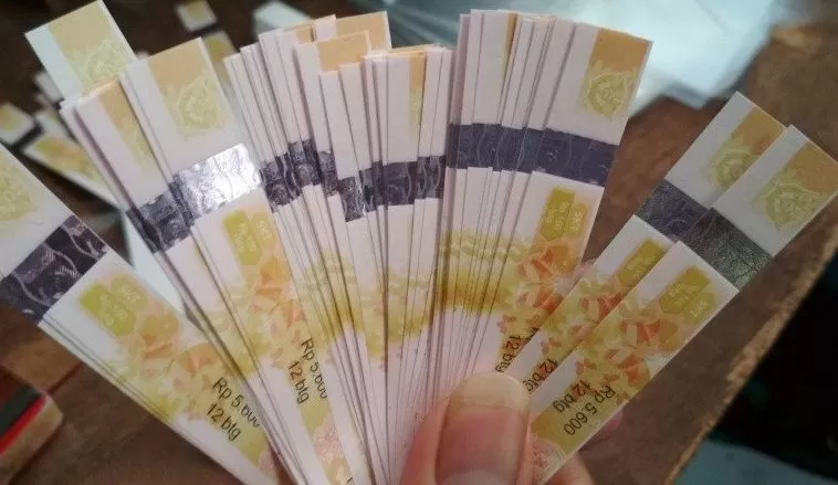 Ilustrasi pita cukai yang satu di antaranya diterapkan untuk penjualan rokok. (Istimewa)