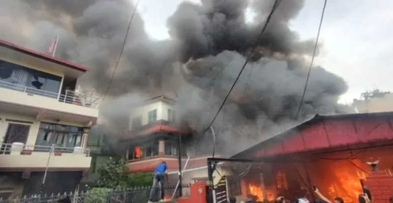 Demonstran disebut bakar hidup-hidup istri eks Perdana Menteri Nepal  (Foto: X.com/@WithLoveBihar)