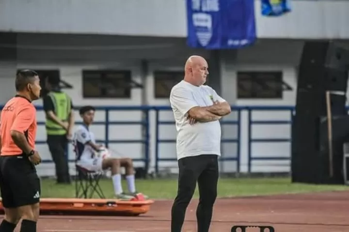 Bojan Hodak tegaskan semua pemain Persib Bandung wajib kerja keras (Foto: instagram/@bojanhodakluka)