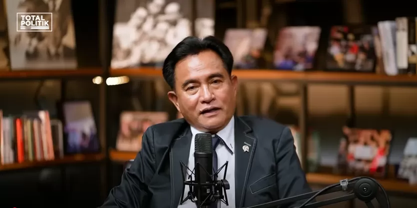 Menko Kumham Imipas Yusril Izra Mahendra soal Perpol 10 tahun 2025 yang diterbitkan Kapolri Jenderal Listyo Sigit Prabowo (Tangkapan Layar Akun Youtube Total Politik)