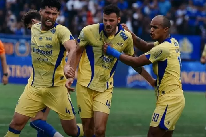 Persib Bandung incar kebangkitan lawan Persebaya (Foto: instagram/@persib)