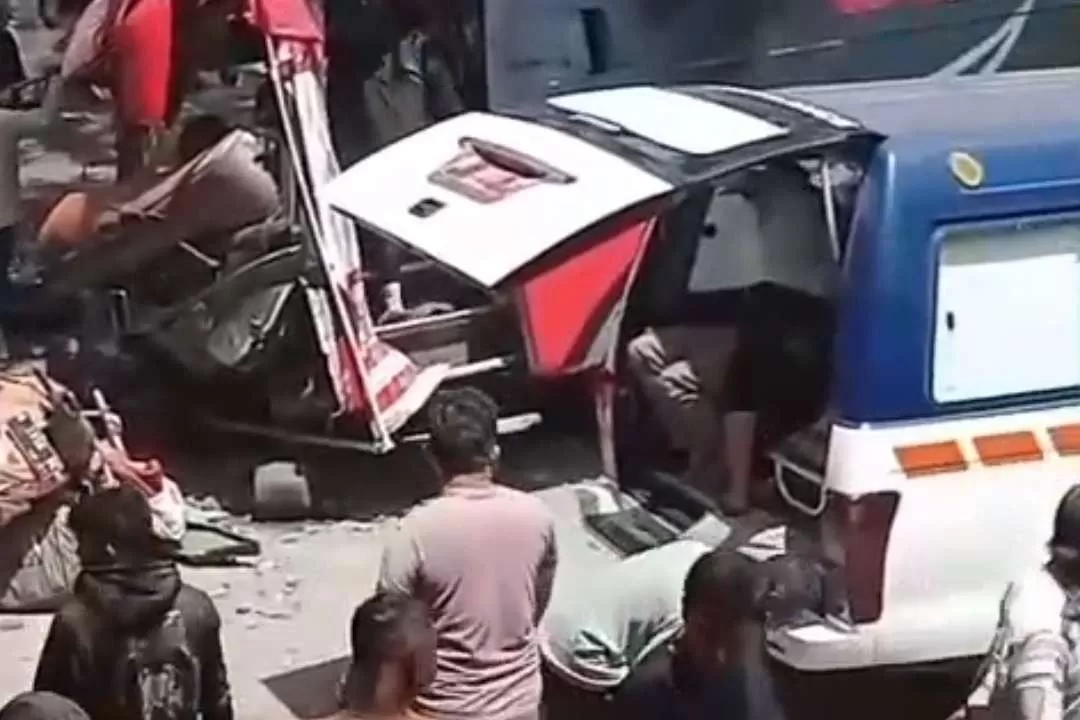 Kecelakaan bus pariwisata yang pulang dari Gunung Bromo di Probolinggo. (Istimewa)