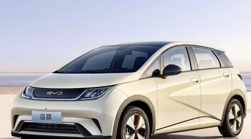 Gambar mobil listrik  BYD Dolphin (Youtube/Licarco)