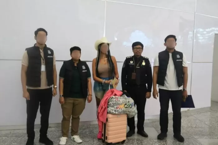 Seorang wanita warga AS dideportasi karena menggelar pesta asusila. (Dirjen Imigrasi)
