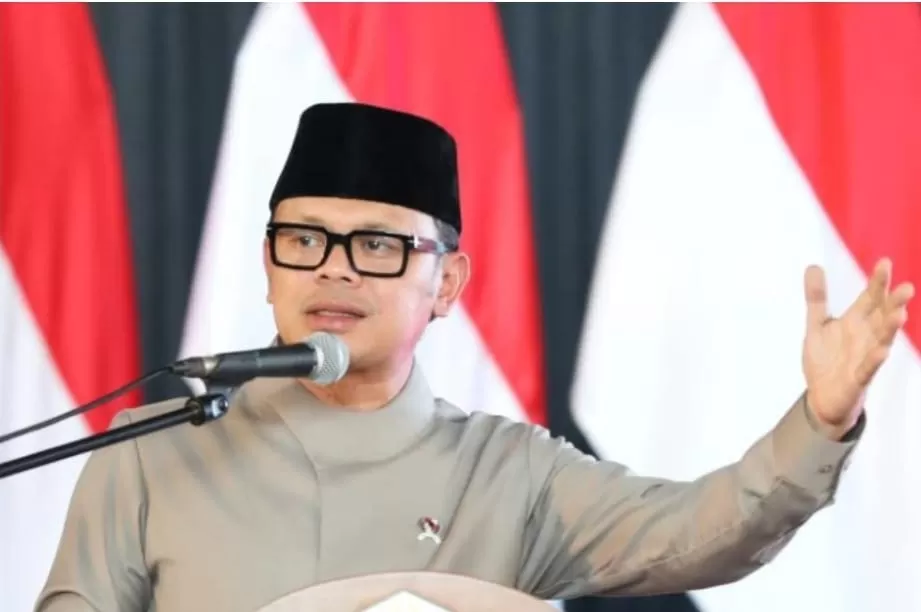 Viral di medsos, mutasi kepala sekolah jadi sorotan, Wamendagri Bima Arya turut buka suara. (Instagram/bimaaryasugiarto)