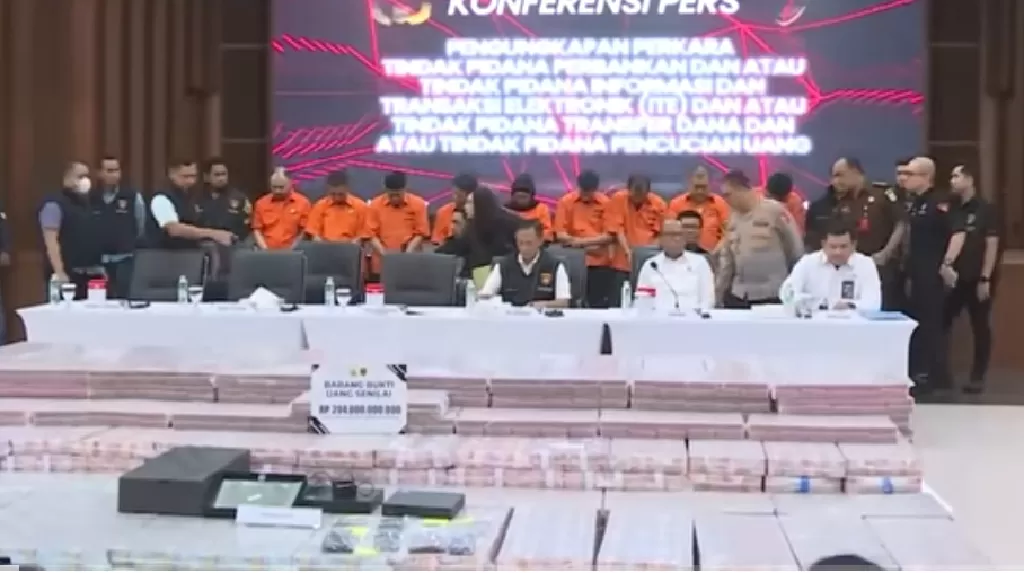Konferensi pers pengungkapan komplotan pembobol rekening dormant Rp204 miliar di Bareskrim Polri. (KONTEKS.CO.ID/Ist)
