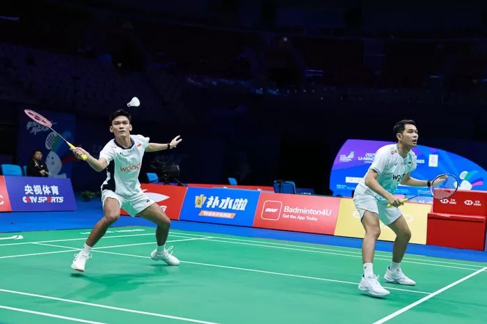 Fajar/Fikri rayakan kemenangan gemilang atas ganda Korea dan pastikan tiket semifinal Korea Open 2025. (Dok. PBSI)