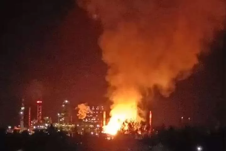 Kebakaran Kilang Pertamina di Dumai pada Rabu tadi malam. (Istimewa)