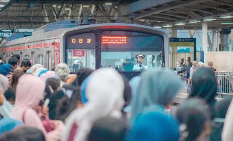 Cek stasiun rawan padat saat HUT TNI ke 80 di Monas.&nbsp;(Instagram @commuterline)