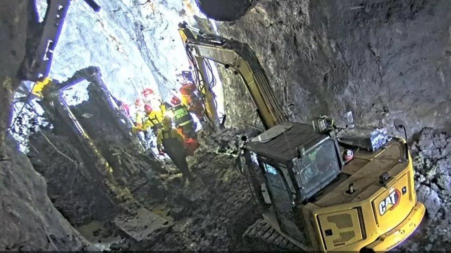 Upaya pencarian pekerja tambang Grasberg Freeport kembali menemukan tiga korban lagi, tetapi kondisnya meninggal dunia. (PTFI)