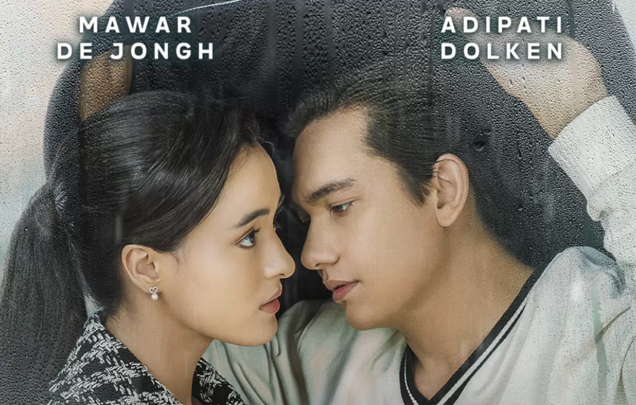 Mawar Eva dan Adipati Dolken dalam Film What&rsquo;s Up with Secretary Kim (foto: vidio)