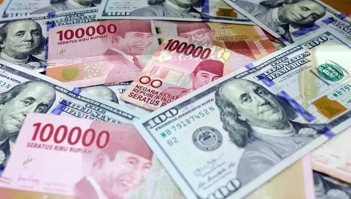 Ilustrasi uang rupiah dan dolar AS. (Instagram.com/indopolitika)
