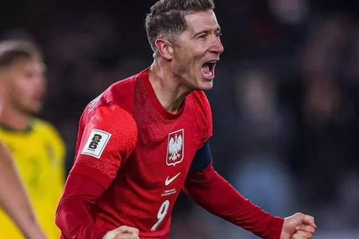 Robert Lewandowski alami robekan otot paha (Foto: instagram/@fcbarcelona)