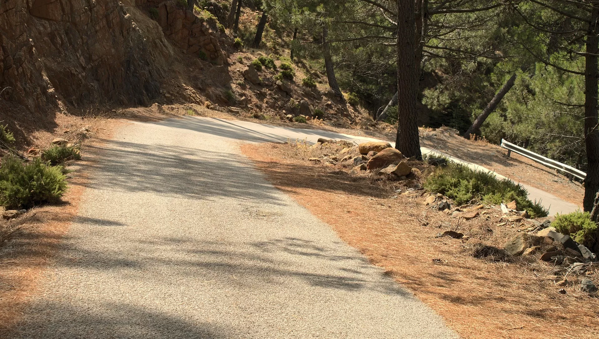 Ilustrasi gambar tikungan (Pixabay/cenn)