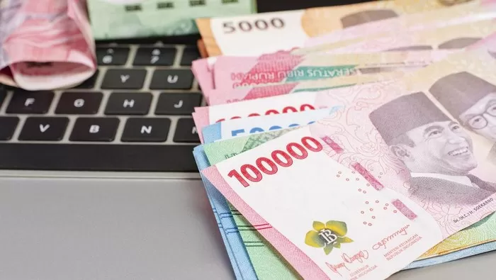 Ilustrasi BLT Tambahan (foto: Getty Images/iStockphoto/Molas Images)