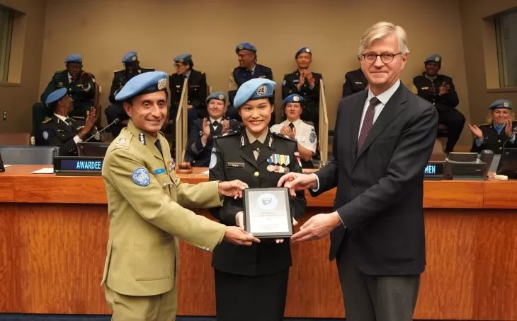 Brigadir Renita Rismayanti, Polwan Divhubinter Polri, saat mendapatkan apresiasi United Nations Woman Police Officer of The Year 2023 dari PBB. (Humas Polri)